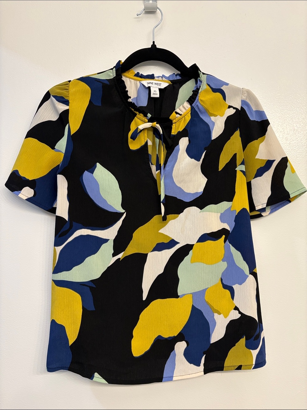 Nine West Black Multi Tie-Neck Short Sleeve Blouse Office Work Professional